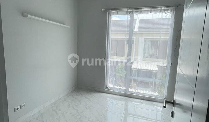 Sell Malibu Neat Nice House in Gading Serpong Near Culinary Shophouses