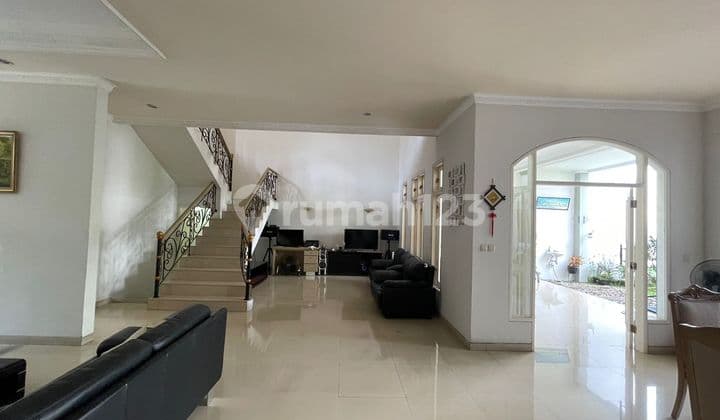 rumah mewah rapi cluster magnolia alam sutera dekat sekolah laurensius