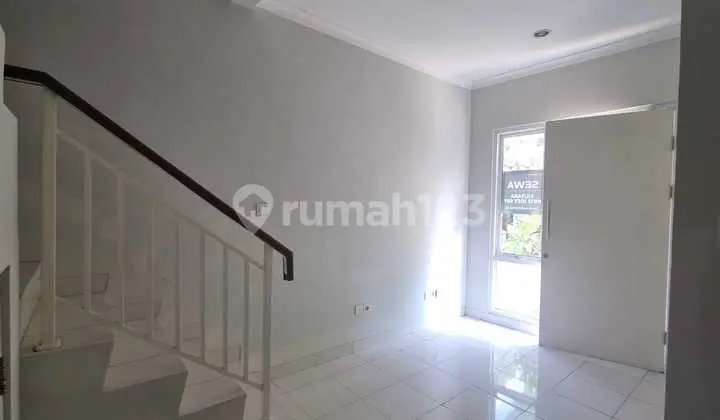Disewakan Rumah Arcadia Village Gading Serpong Bangunan Rapi dan Kosong
