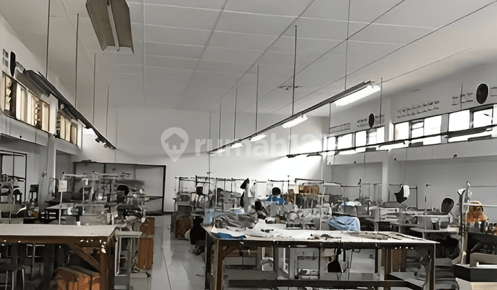 Ruang Usaha Sangat Strategis di Mainroad Jl Peta , Bandung Kota