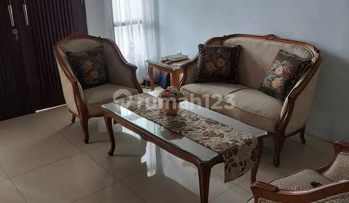Rumah Nyaman Semi Furnish di Cigadung , Sayap Dago