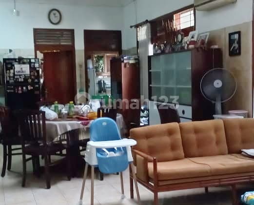 Strategic House with 2 AC Bonuses on Korawa Street, Sayap Pajajaran