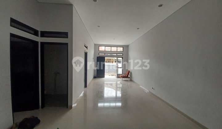 Rumah Minimalis di Komplek Sekelimus , Bandung Kota