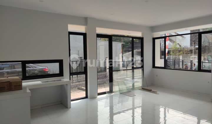 New House for Sale with Bonus Kitchen Set in the Center of Bandung City