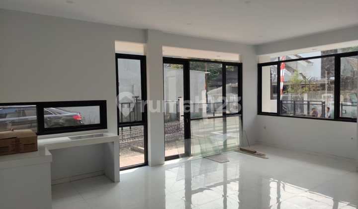 New House for Sale with Bonus Kitchen Set in the Center of Bandung City