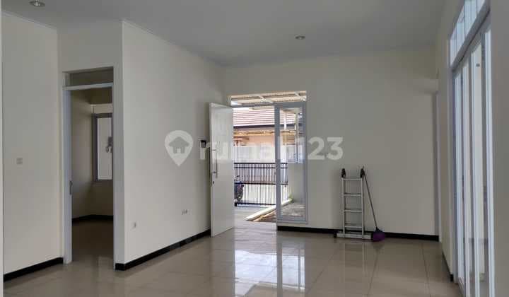 For Sale: Comfortable Minimalist House in Taman Holis Indah, Bandung