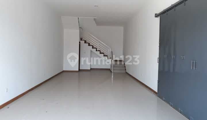 For Rent: Strategic 3-Story Shop House in Ciwastra Area, Bandung City