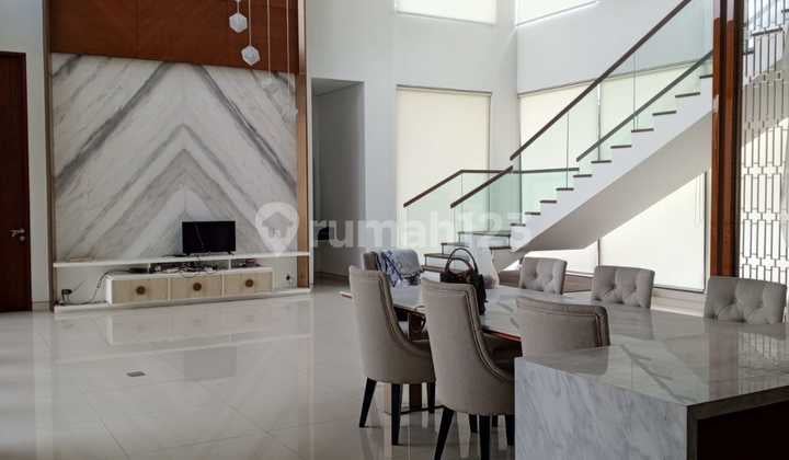 Rumah Dijual Megah Semi Furnish di Area Pondok Hijau , Bandung