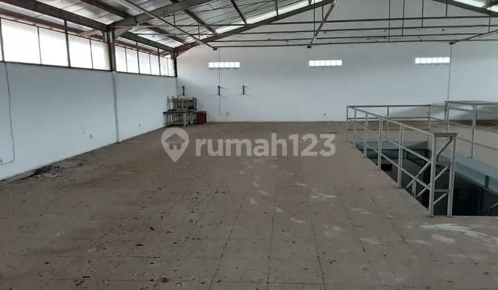 Gudang + Villa Dijual Luas di Jl Terusan Cibaduyut, Rancamanyar