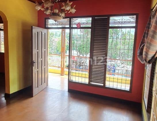 Rumah Dijual Terawat 2 Lantai di Area Katumiri, Cihanjuang Cimahi 07