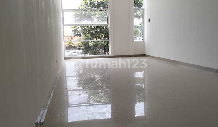 2 Ruko Dijual Strategis Siap Pakai di Mainroad Holis, Bandung