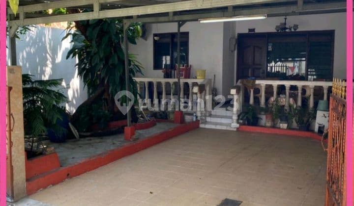 Dijual Rumah 1.5 Lantai di Senen Jakpus. Lt 184M2. SHM. Murah.