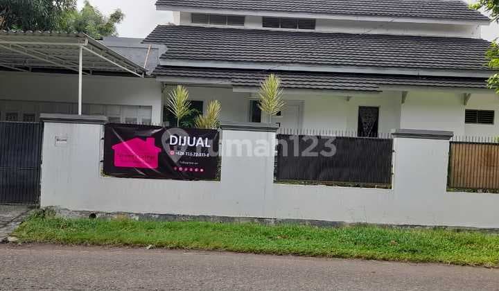 Dijual Rumah Jatiwaringin Asri. Lt 484 lb 220. Shm. Lebar 20m.