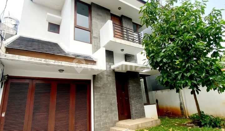 Dijual Rumah Cempaka Putih. Lt 200 Lb 300. Shm. Jual Cepat.