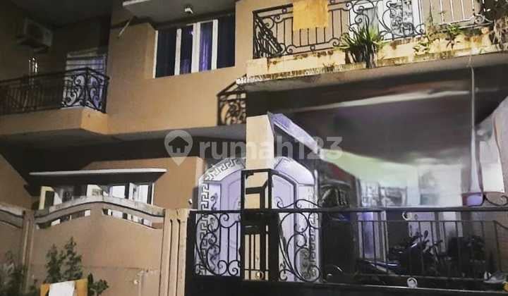 Dijual Rumah 2 Lantai Bagus Cempaka Putih. Lt 200 Lb 400. SHM