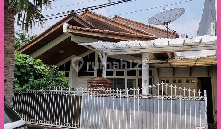 For Sale Corner House in Kayu Putih. Certificate of Ownership. Land 518. Building 255. Ready to Occupancy.