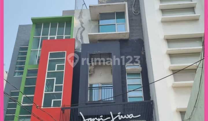 Ruko 4.5 Lantai di Brigjen Katamso, Jakarta Barat. Bagus.