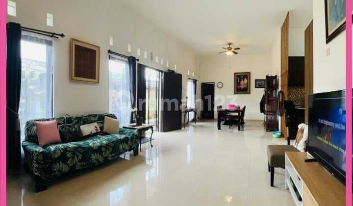 Dijual Rumah Beserta Paviliun di Bogor. Lt 400m2. Semi Furnished.