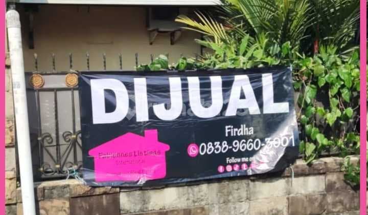 For Sale Old House Land Included in Jatirahayu, Bekasi. Plot 190m2.