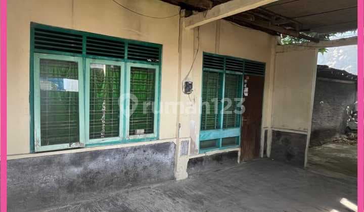 For Sale Old House, Land Only Calculation in Demangan, Yogyakarta.