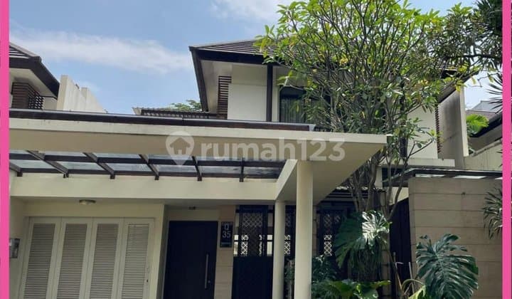 Disewakan Rumah Mewah Semi Furnished di Serenia Hills Lebak Bulus