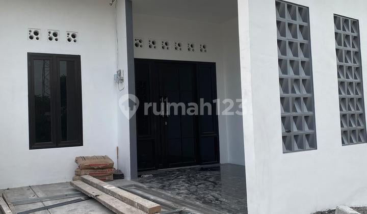 Rumah Candi Sidoarjo Dekat Jalan Raya Padat Penduduk