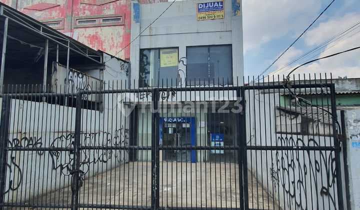 Dijual ruko Bekas bank BRI di pinggir jalan utama - lokasi strategis sangat dekat Pelabuhan Tanjung Priok. Cocok untuk kantor cabang, showroom, gudang, atau usaha logistics.