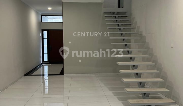 Ready-to-Occupy and Strategic 2-Story House in Regol, Bandung.