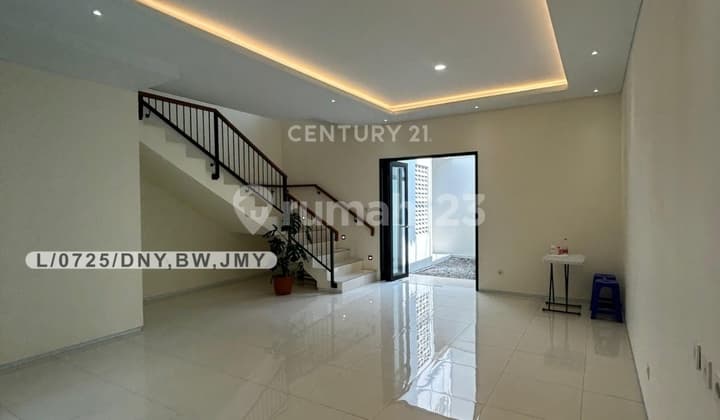 Rumah Mewah 2 Lantai Siap Huni Dan Strategis Di Lengkong Bandung