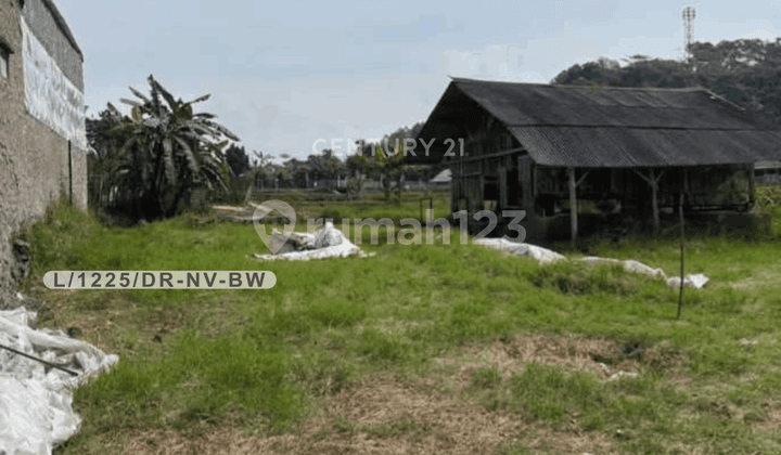 Large Land with Strategic and Scenic Building in Ciwidey, Bandung