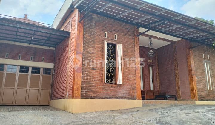 Dijual rumah cantik modern jalan rorojongrang manyaran semarang barat