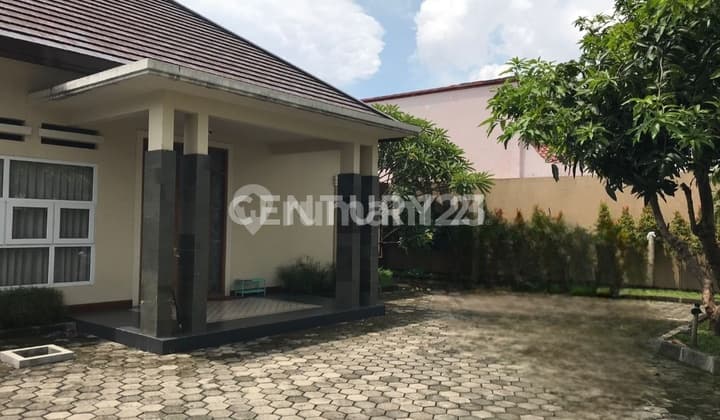 Rumah Asri Di Semarang Atas, Bebas Banjir,taman Dan Halaman Luas