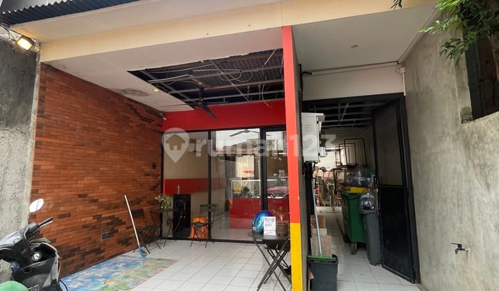 Rumah Usaha F&b Lengakp Dengan Area Dapur Luas Dan Outlet