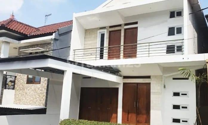 Modern Fully Furnished House In Sunrise Hill Residence Bandung
