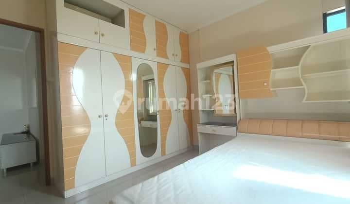 Apartement Hamptons Park 3 BR View Golf dengan Premium Furniture