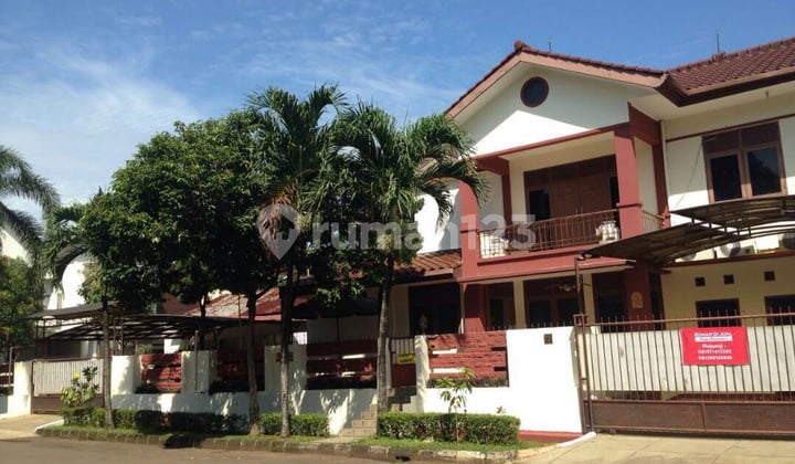 Rumah Lama Dan Luas Di Mertilang Sektor 9 Bintaro