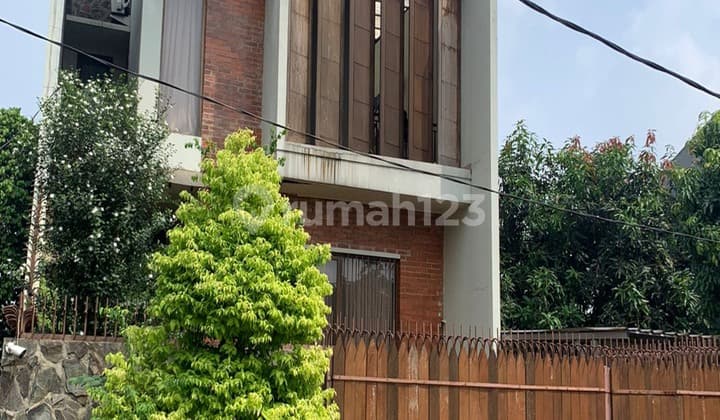 Rumah Besar Konsep Villa 3 Lantai Plus Basement Di Ciater Tangsel