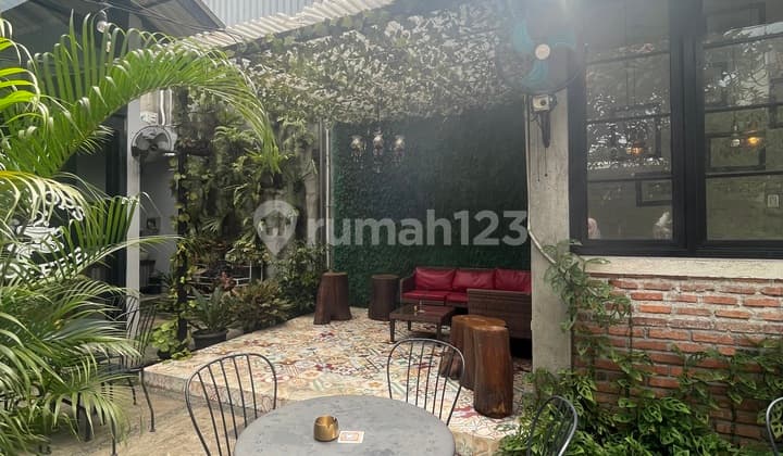 Ruang Usaha di Area Komersil di Veteran Raya Jakarta Selatan