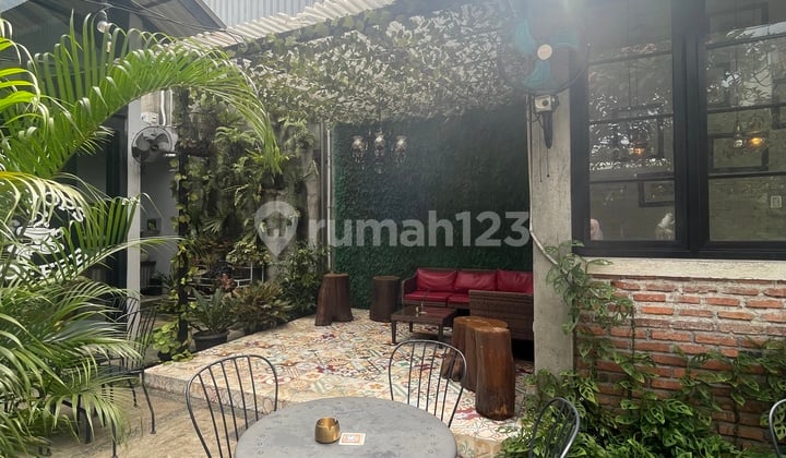 Ruang Usaha di Area Komersil di Veteran Raya Jakarta Selatan