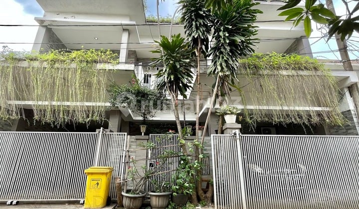 Rumah 3 Lantai Modern Siap Huni Di Sektor 3 Bintaro