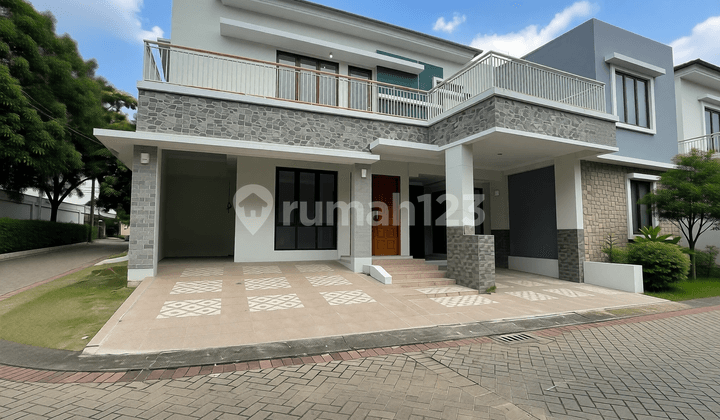 Nice Ready-to-Live Corner House with a Mosque at Discovery Bintaro