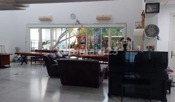 Dijual Rumah di Pantai Mutiara SHM Butuh Renovasi