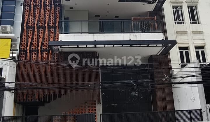 Disewakan Gedung Serbaguna untuk Kantor / Gym / Salon Kecantikan 6 Lantai