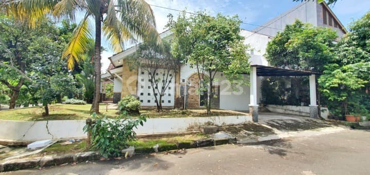 For Sale: Cool House in Medeo Green, Lippo Cikarang