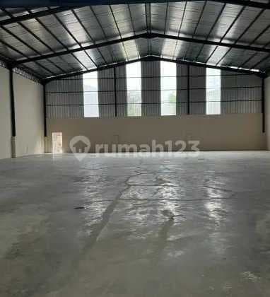 Di sewa gudang keren and nice di deltasilicoun 3
