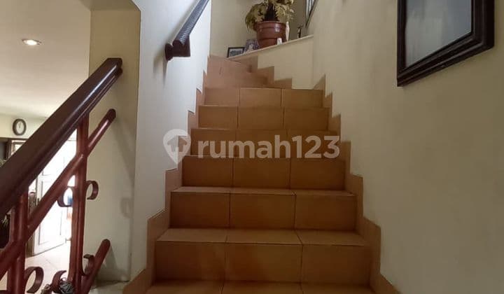 Di Jual rumah Keten and Nice di Simpruk lantai 2 lippo cikarang