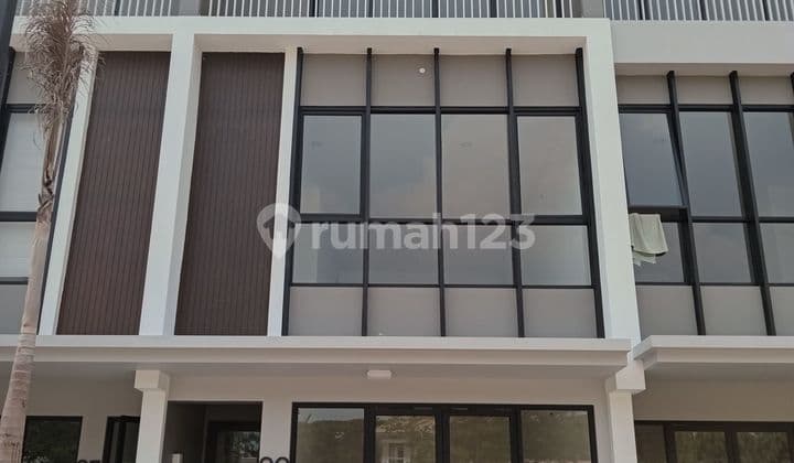 Di Sewa Ruko Keren and Nice di Uptown 3 lantai hadap jalan