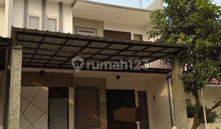Cool and nice house for rent in Lippo Cikarang, ready to live in. Good price