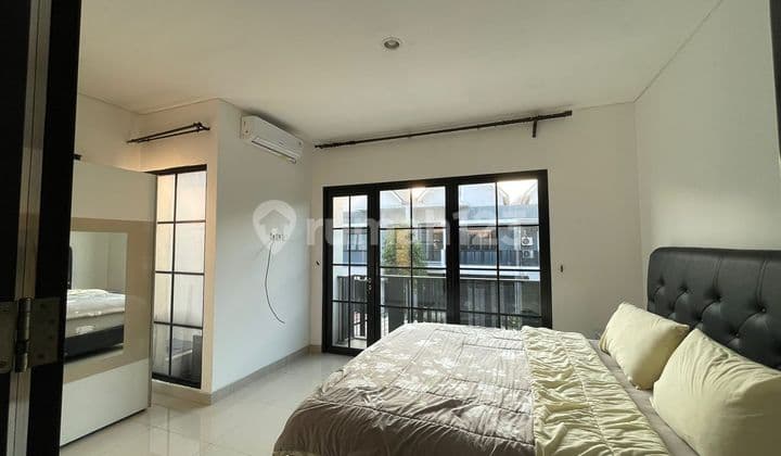 Cool and nice fully furnished house for rent in Lippo Cikarang, ready to live in. Affordable price.