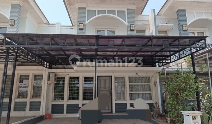 Cool and nice house for rent in Lippo Cikarang, ready to live in. Good price.